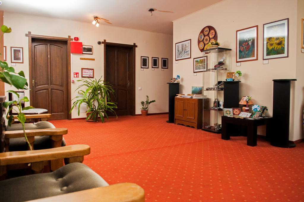 Hovirag Panzio Hotell Borzont Eksteriør bilde