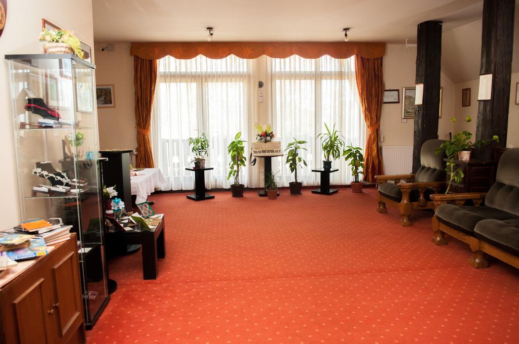 Hovirag Panzio Hotell Borzont Eksteriør bilde